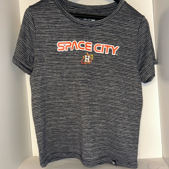 New Era Tops - SPACE CITY NEW ERA LARGE TSHIRT black white logo genuine merch.